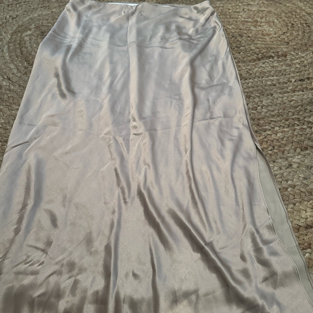 NWT BEIGE SATIN MIDI SKIRT - Picture 3 of 7